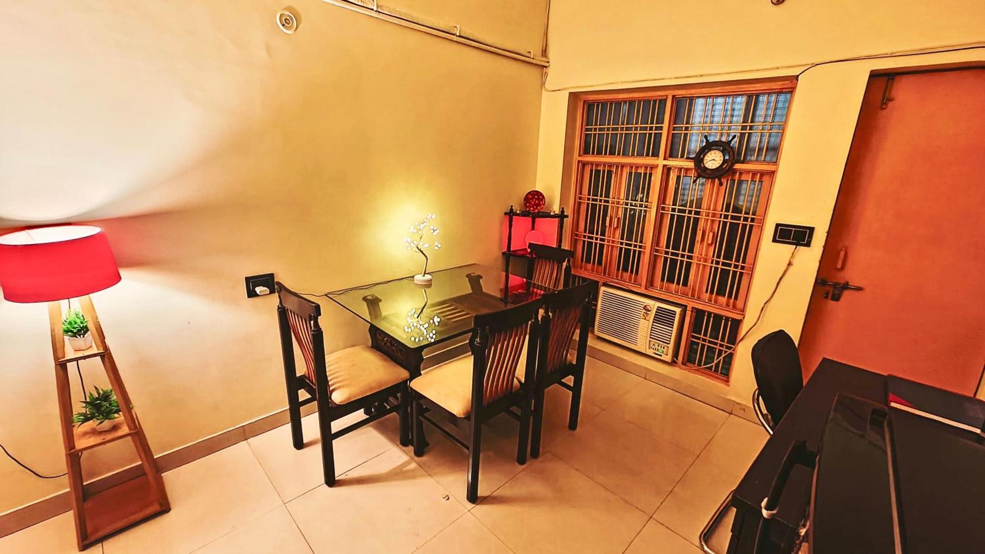 The Yellow House - Couple'S Getaway In Gomti Nagar- 1 Bhk Lakhnaú Exteriér fotografie