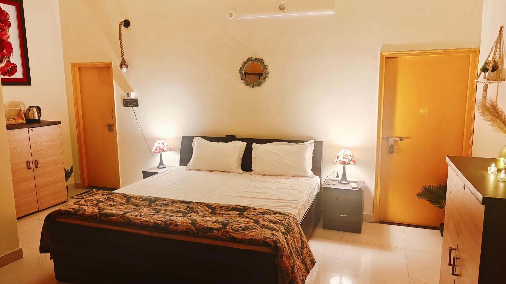 The Yellow House - Couple'S Getaway In Gomti Nagar- 1 Bhk Lakhnaú Exteriér fotografie